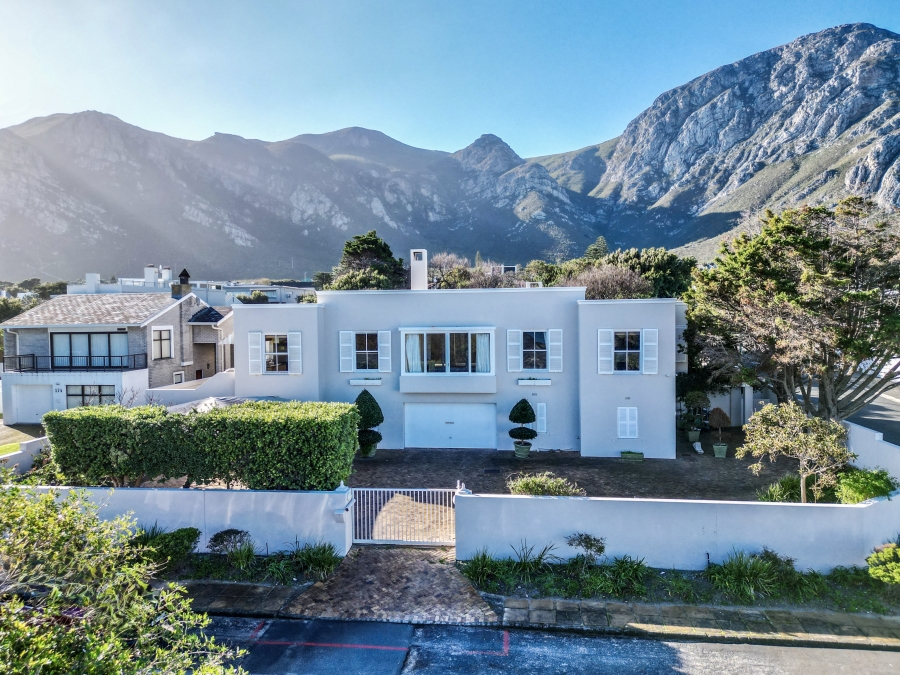 4 Bedroom Property for Sale in Voelklip Western Cape